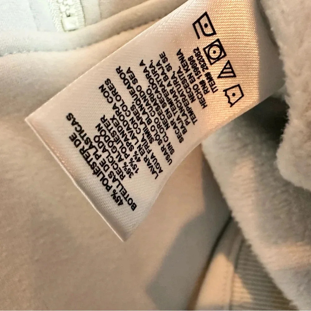 Earth Yoga 1/4 Zip‎ Sweatshirt. Soft Mint - Picture 10 of 10